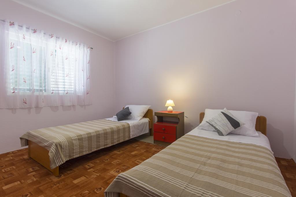 Bulat Sea View Apartments Шибеник Екстер'єр фото