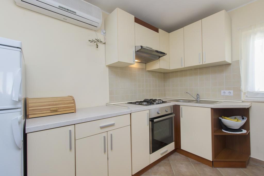 Bulat Sea View Apartments Шибеник Екстер'єр фото