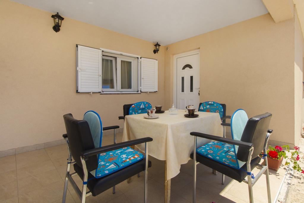 Bulat Sea View Apartments Шибеник Екстер'єр фото