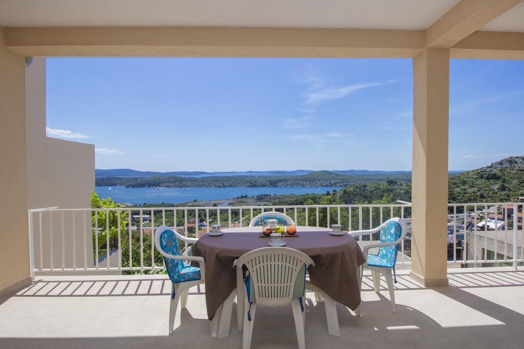 Bulat Sea View Apartments Шибеник Екстер'єр фото