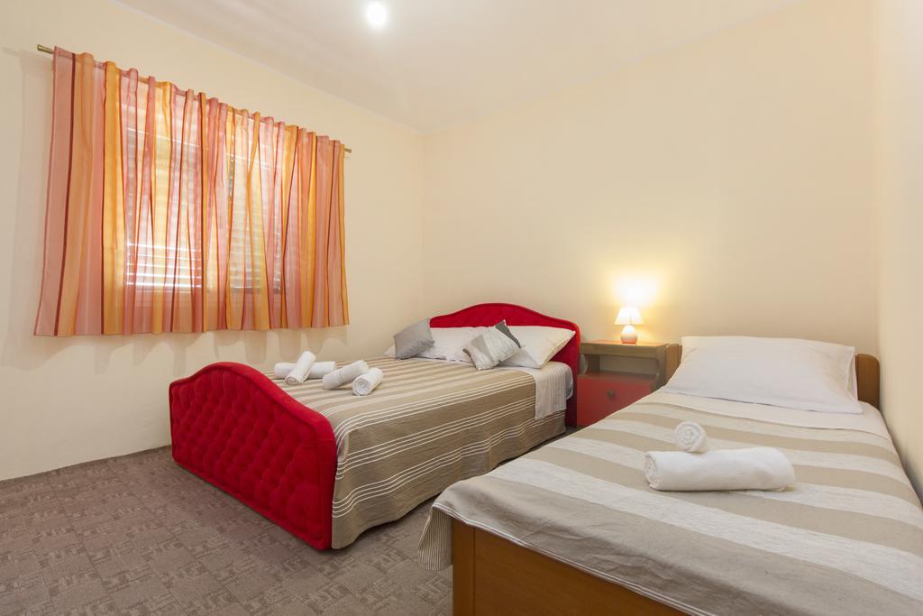Bulat Sea View Apartments Шибеник Екстер'єр фото